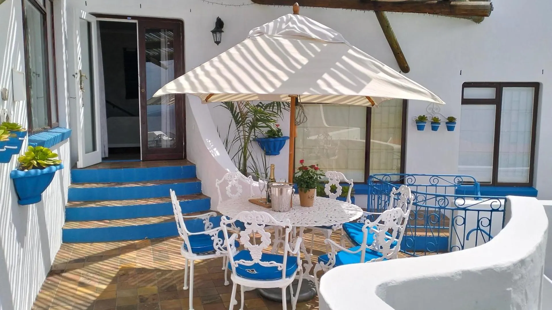 Rocky Beach Holiday Home With Panoramic Sea Views In Simonʼs Town 0*,  南アフリカ