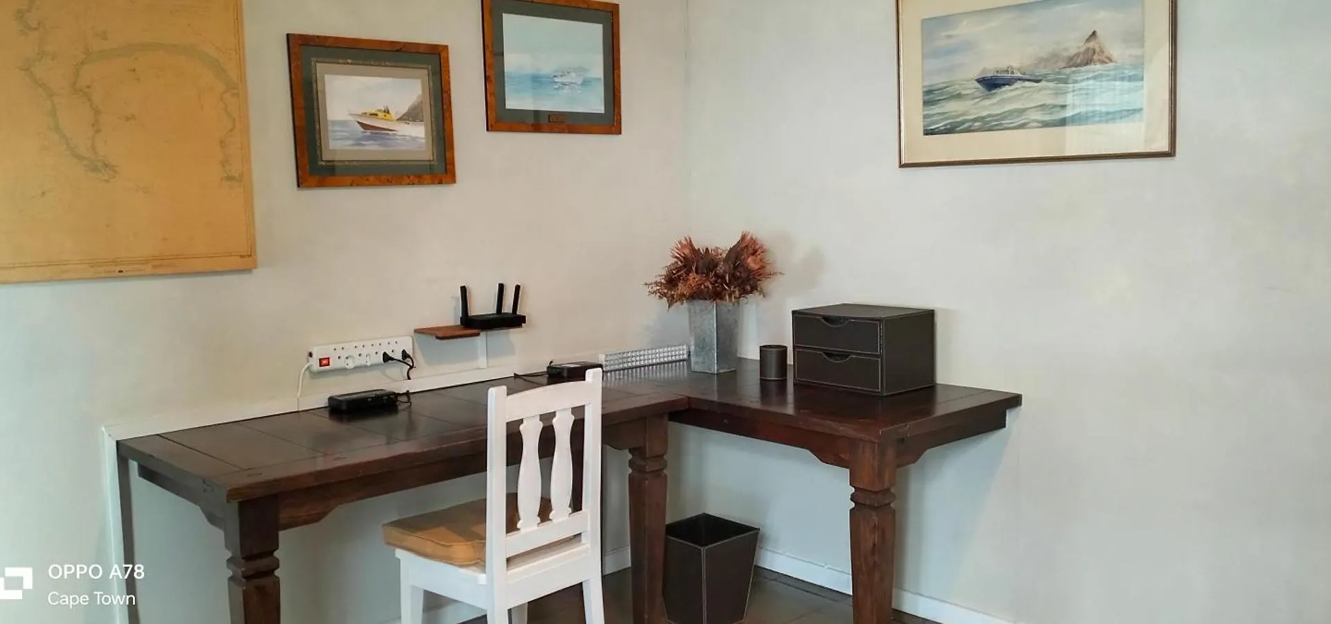 Rocky Beach Holiday Home With Panoramic Sea Views In Simonʼs Town